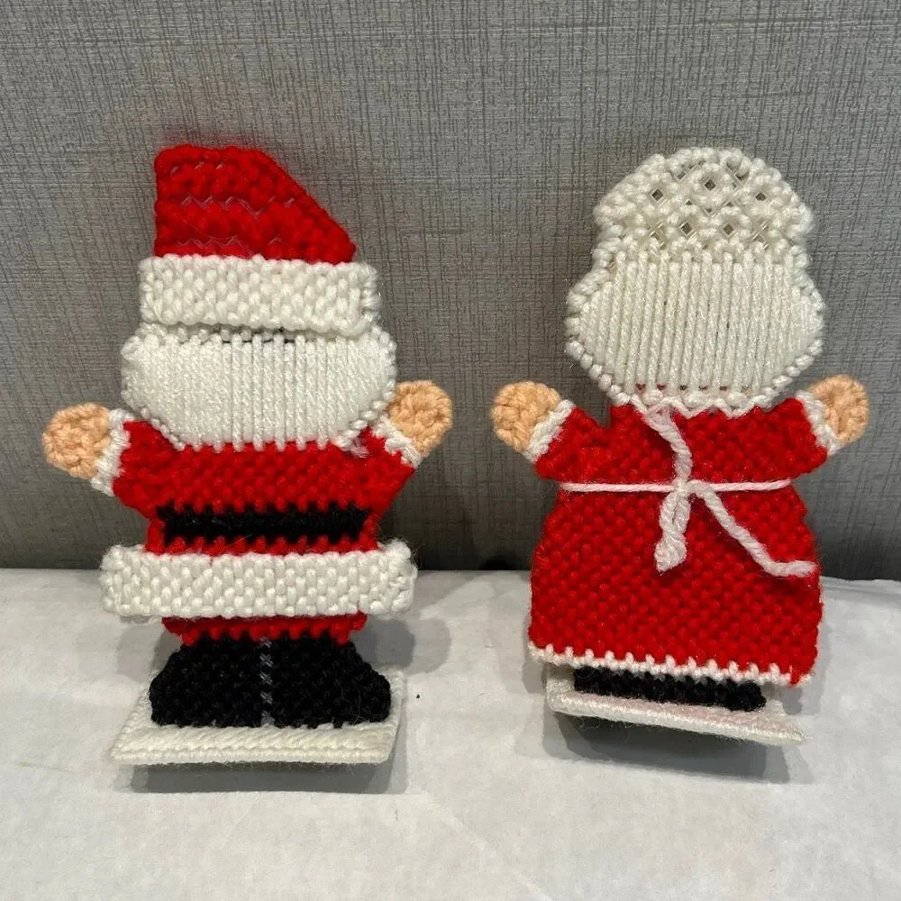 Vtg Handmade Needlepoint Style Santa & Mrs. Clause Christmas Decor Set Pair